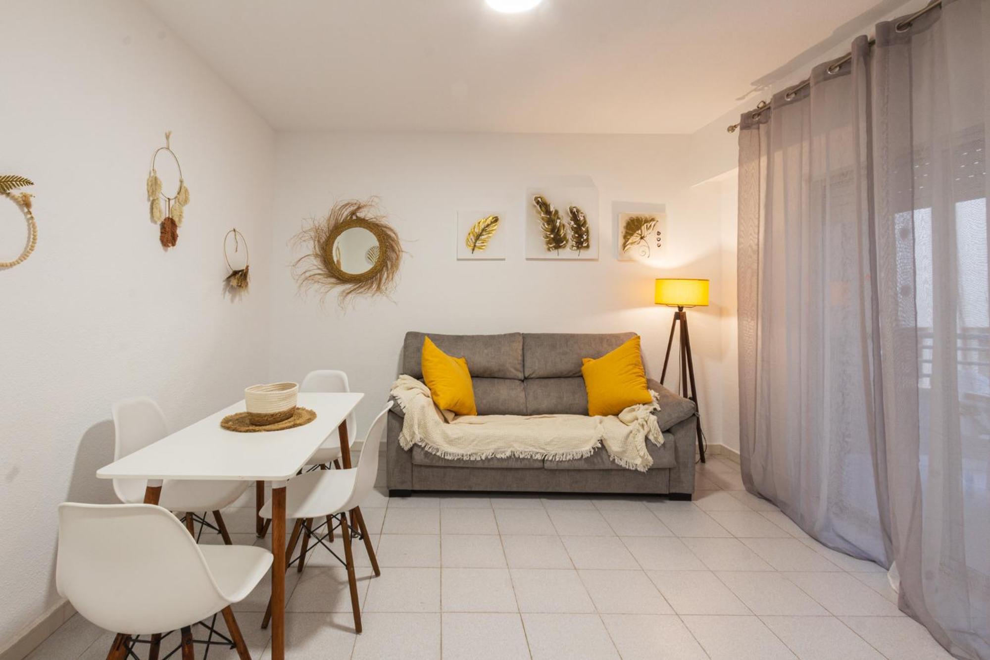 Menabrea Holiday House Near The Beach And Airport Santa Pola Bagian luar foto
