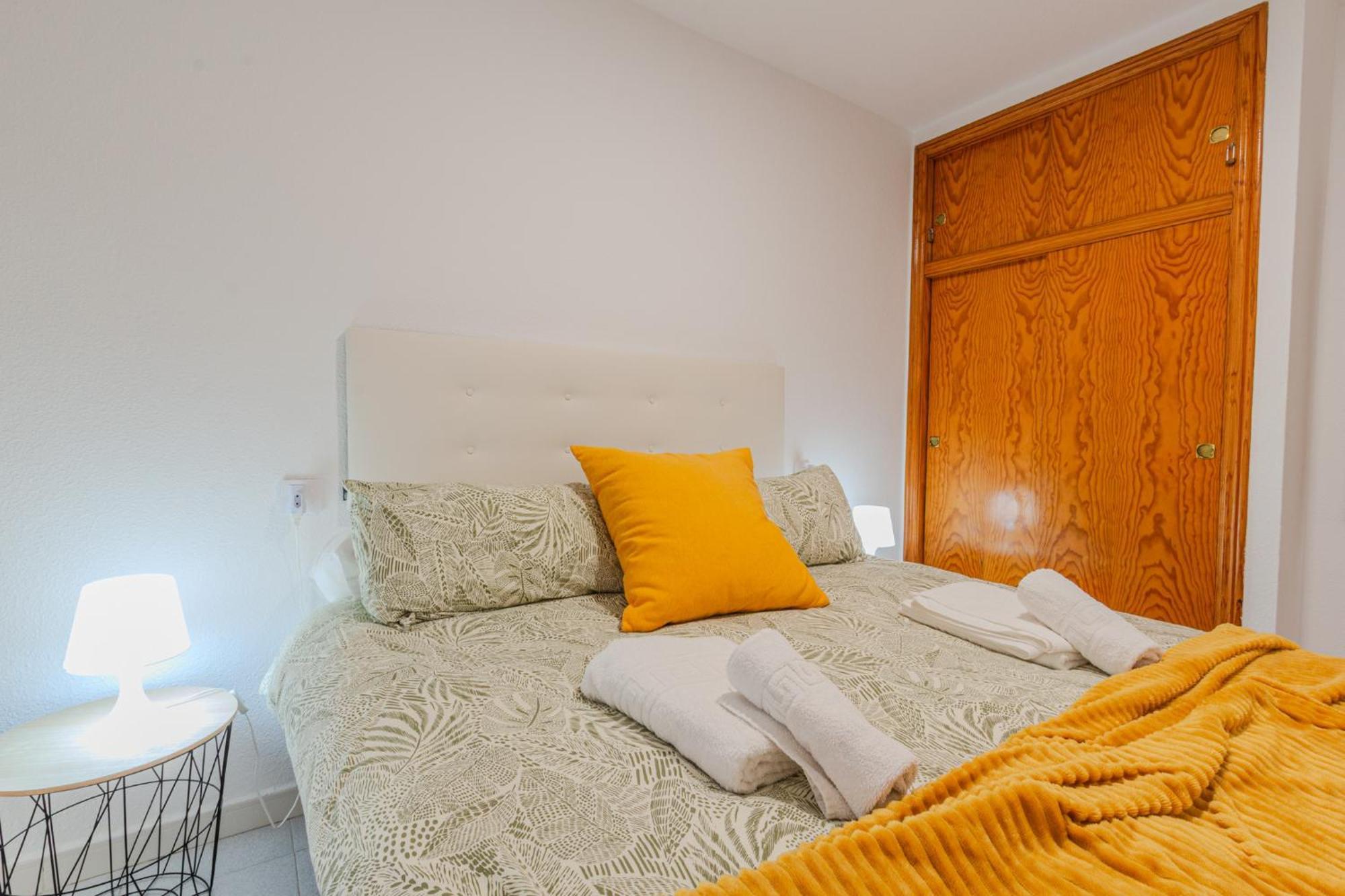 Menabrea Holiday House Near The Beach And Airport Santa Pola Bagian luar foto
