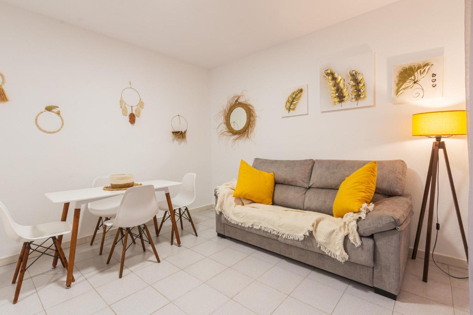 Menabrea Holiday House Near The Beach And Airport Santa Pola Bagian luar foto