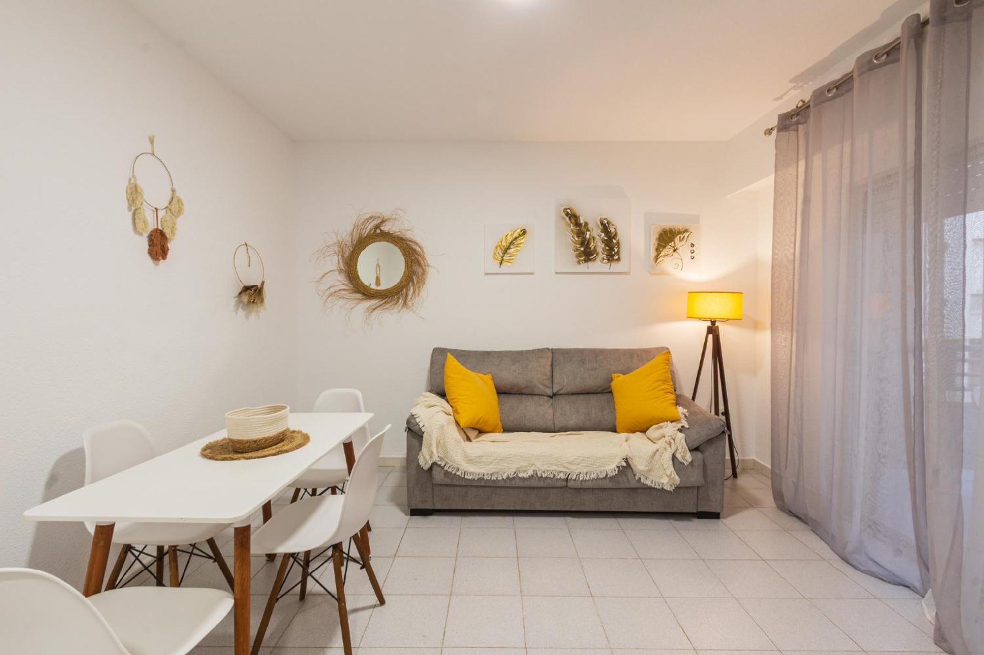 Menabrea Holiday House Near The Beach And Airport Santa Pola Bagian luar foto